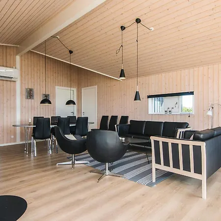 8 Person In Henne Holiday home Henne Strand